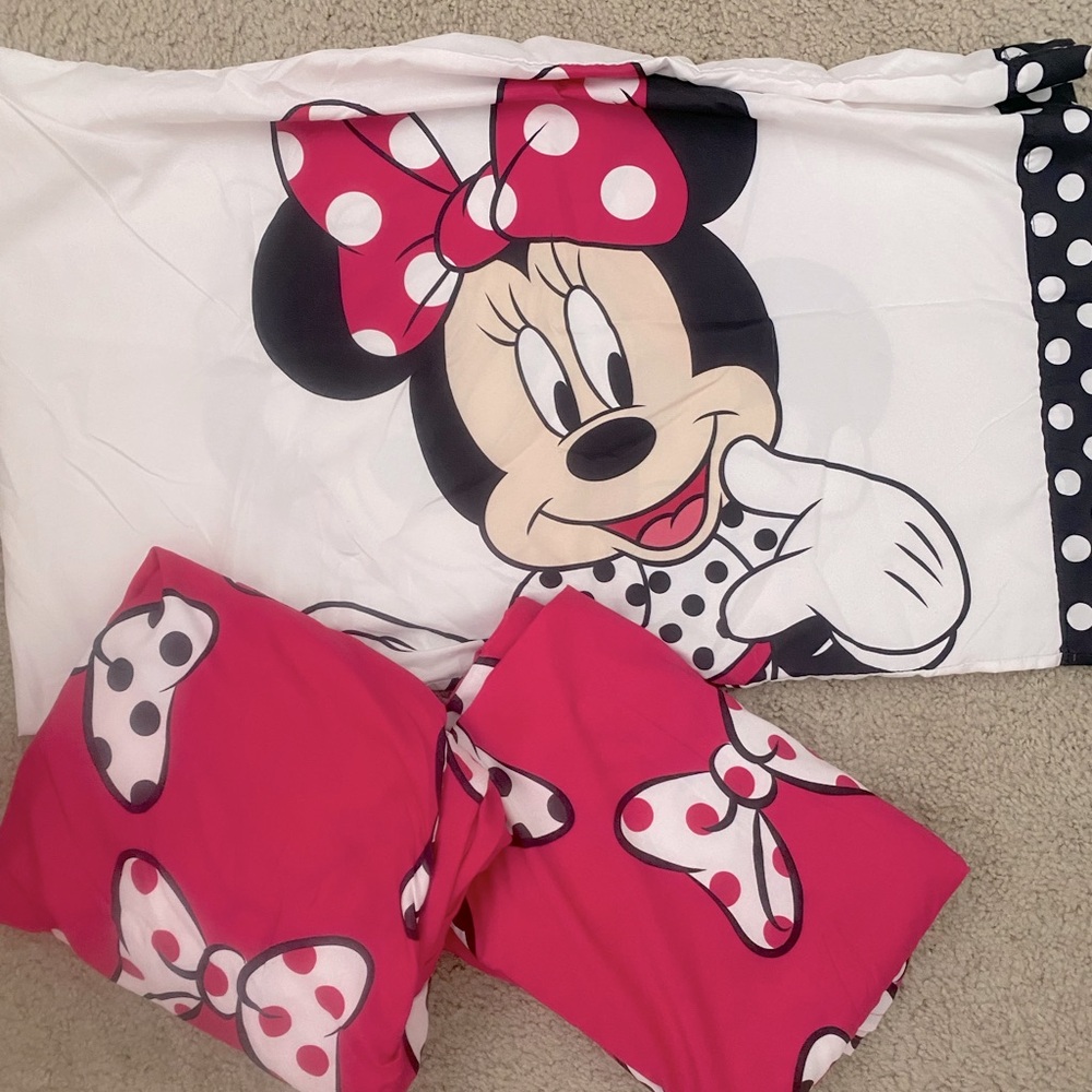 Twin Minnie Mouse sheet set